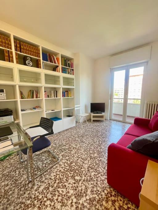 Tolstoj Milan